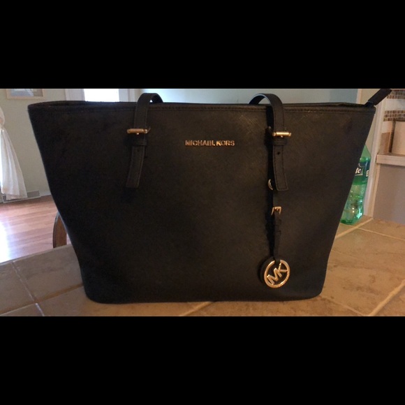 Michael Kors Handbags - Michael Kors Jet Set Travel Med Saffiano Leather